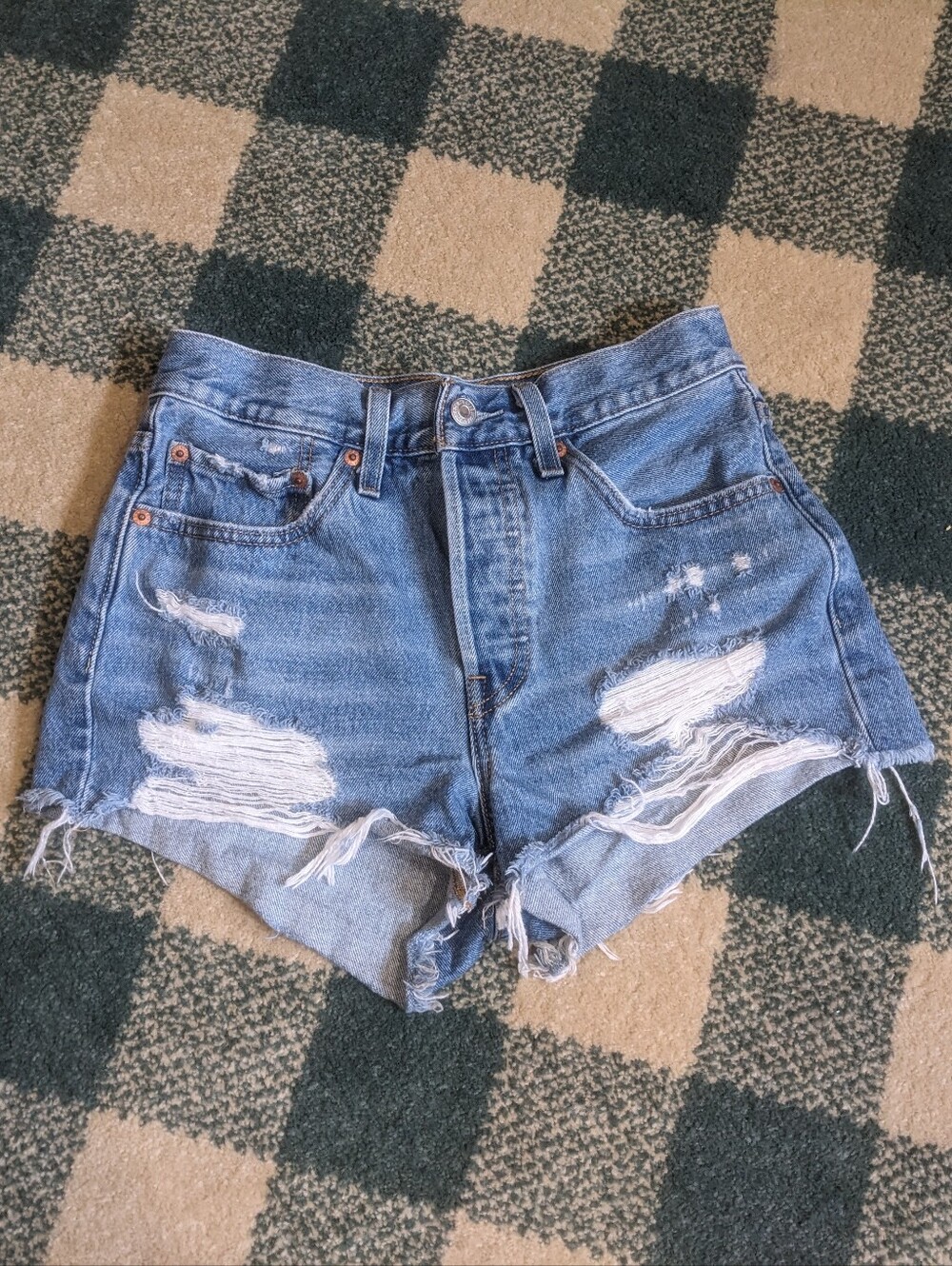 Levis 100% Cotton Medium Wash Distressed Denim Shorts 501s Size 26 Grungy